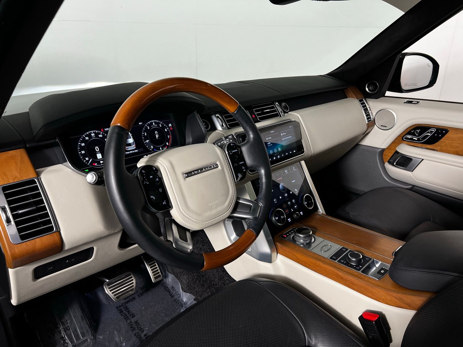 Thumbnail: 2021 Land Rover Range Rover - 3