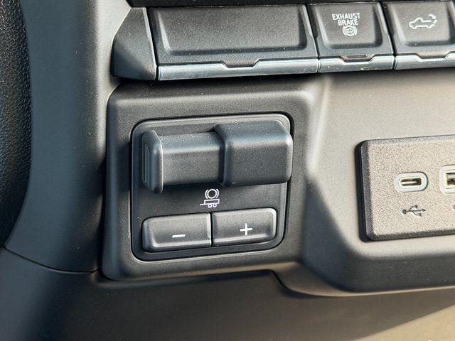 Used 2022 Summit White Chevrolet Custom image 37