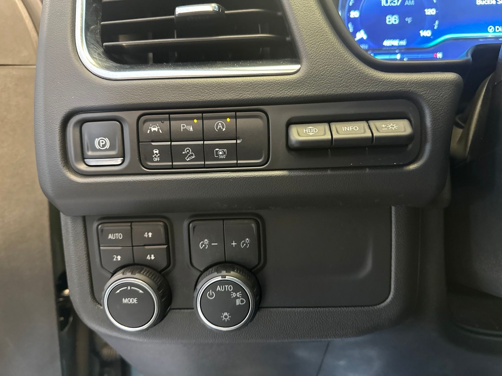 Used 2024 Silver Sage Metallic Chevrolet Premier image 21