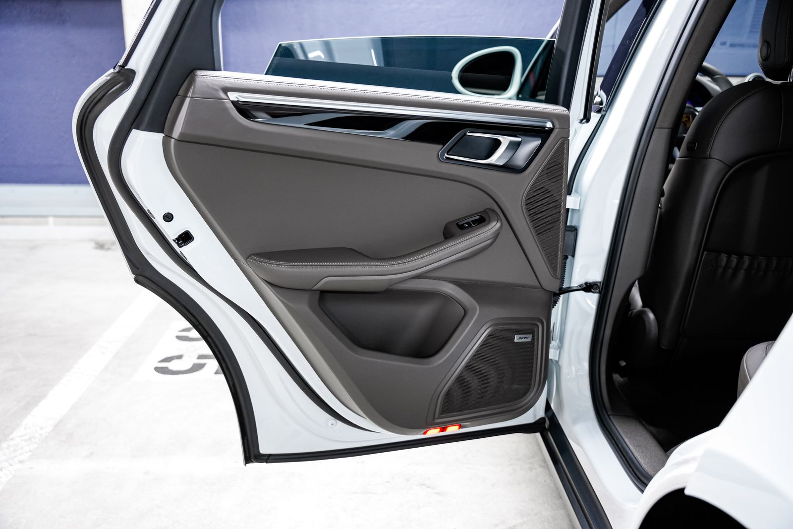 2024 Porsche Macan S — photo 35