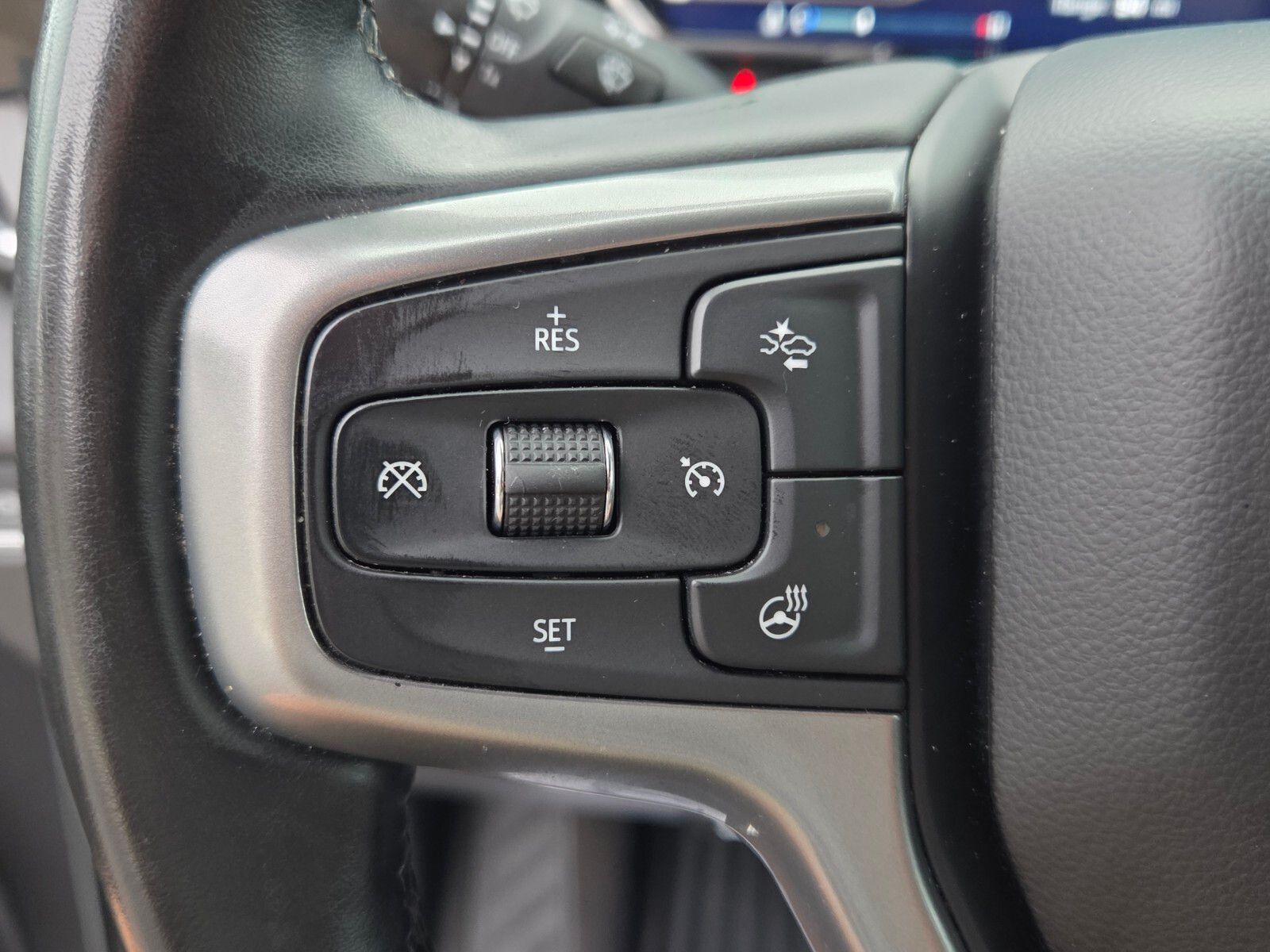 Used 2025 White Chevrolet LT image 24