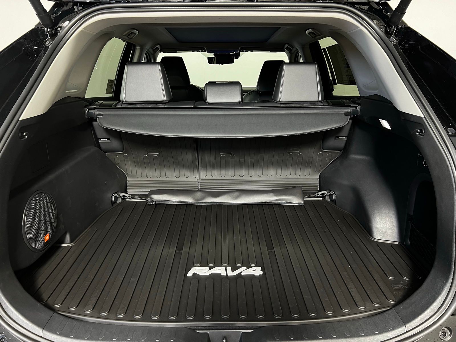 Thumbnail: 2025 Toyota RAV4 - 23