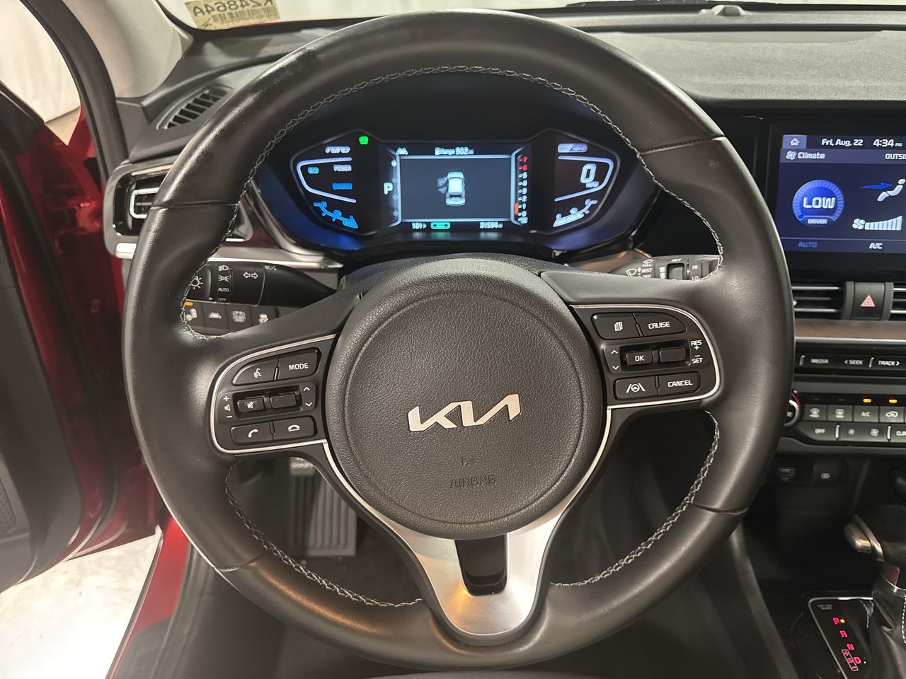2022 Kia Niro LXS photo 23