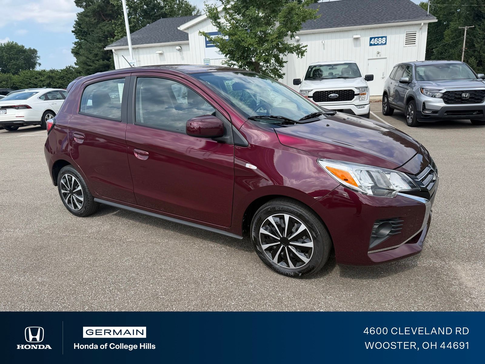 Used 2024 Red Mitsubishi ES image 3