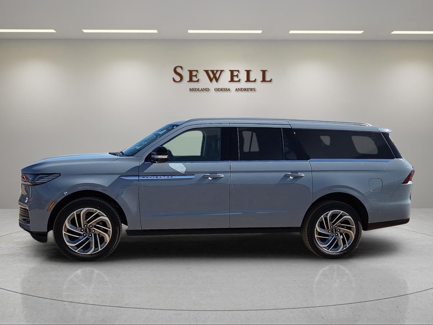 New Gray Mist 2026 Lincoln Navigator L Reserve for Sale in Odessa