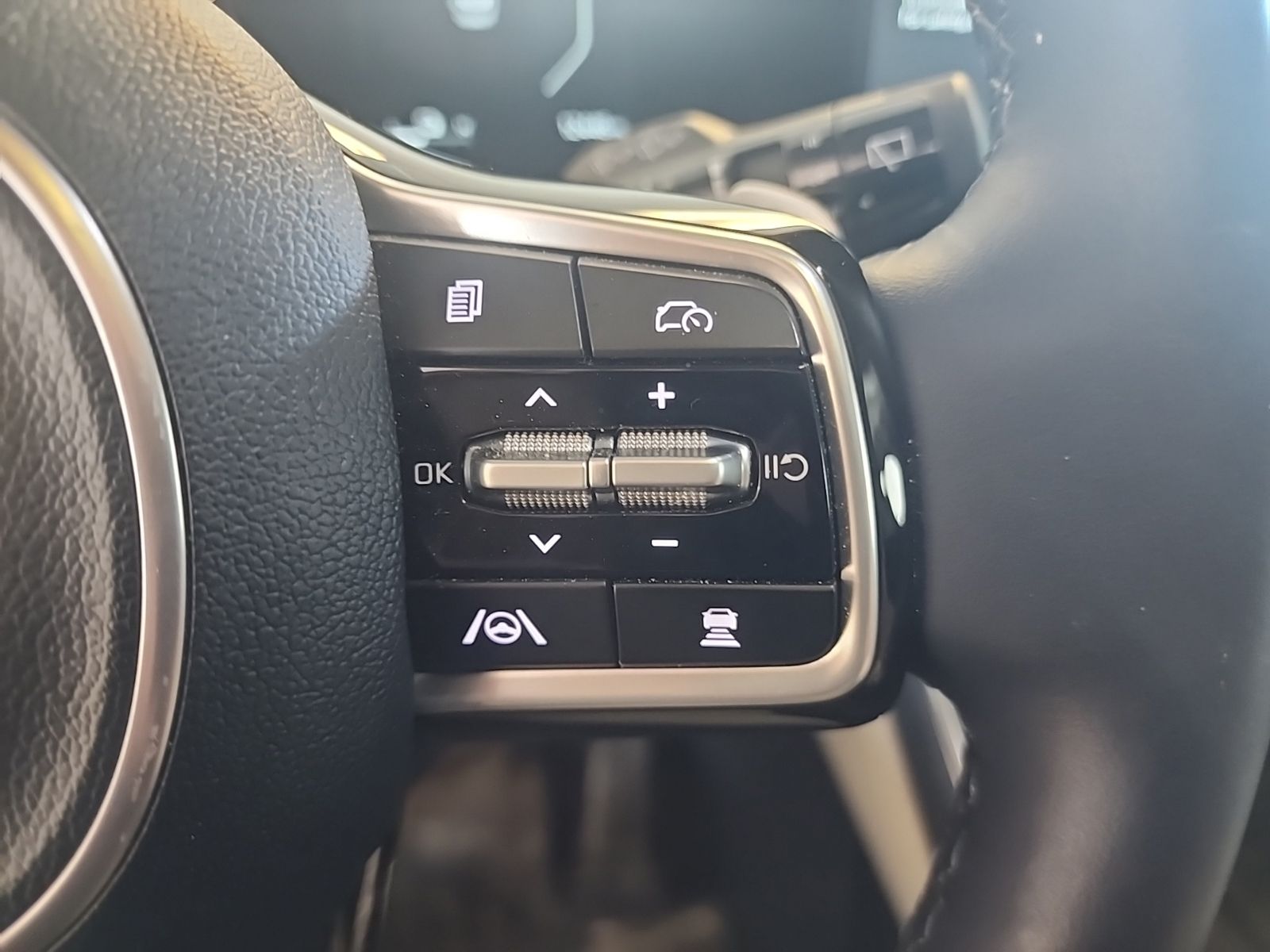 Used 2025 Ceramic Silver Kia SX Prestige image 19
