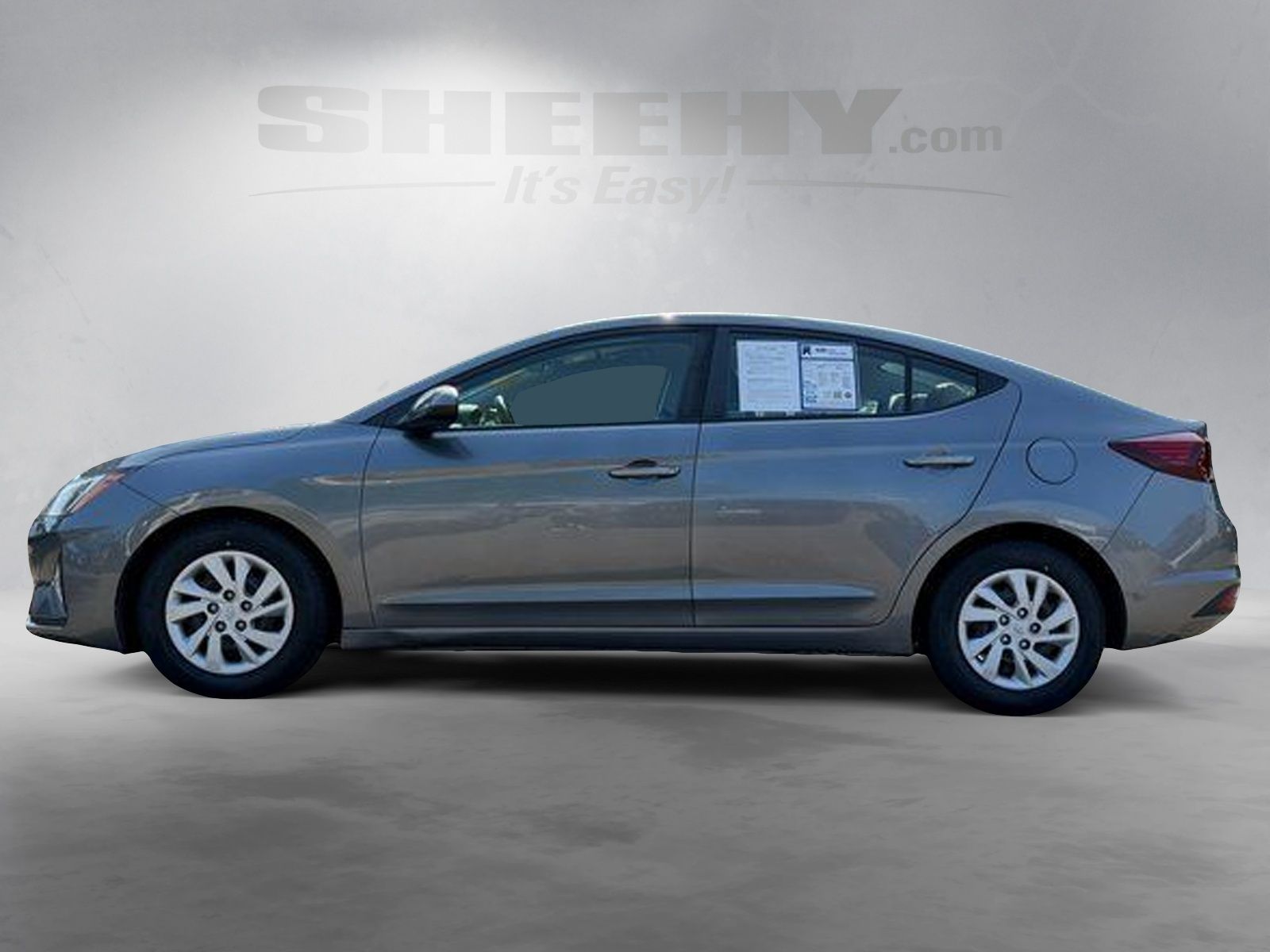 Used 2019 Machine Gray Hyundai SE image 16