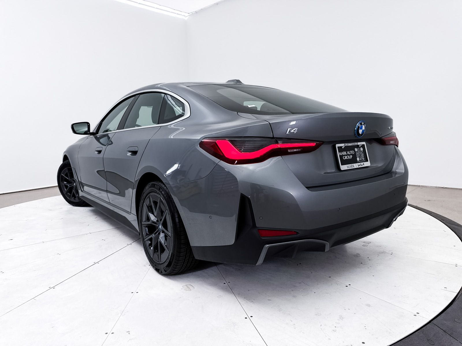 Used 2023 BMW i4 35 with VIN WBY43AW0XPFP63686 for sale in Scottsdale, AZ
