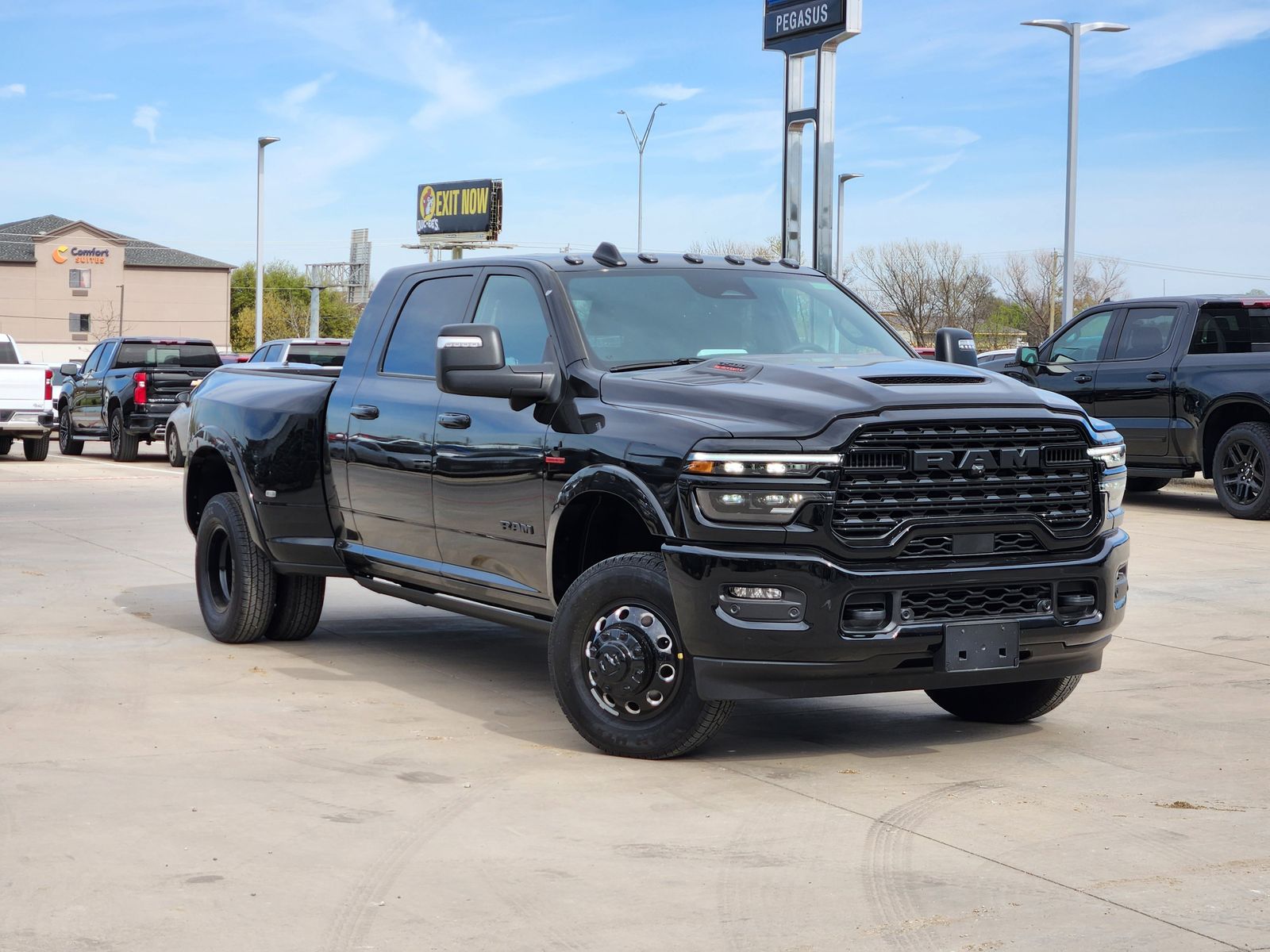 2026 RAM 3500 Limited Mega Cab DRW 4WD