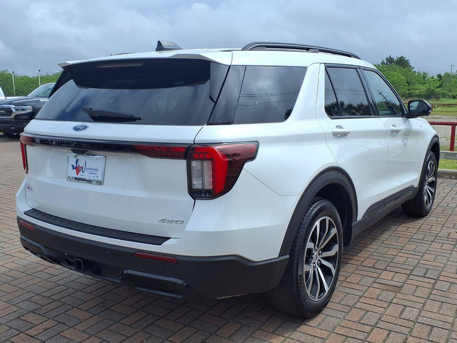 2025 Ford Explorer ST-Line - 4