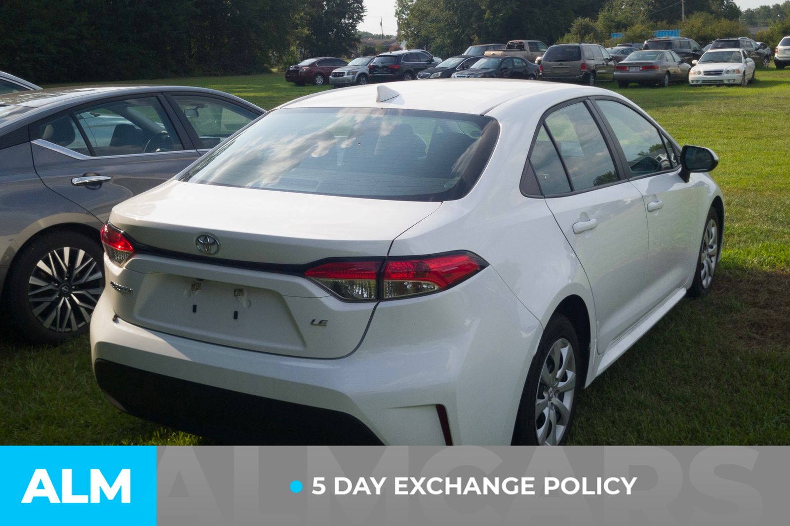 Used 2024 Ice Toyota LE image 3