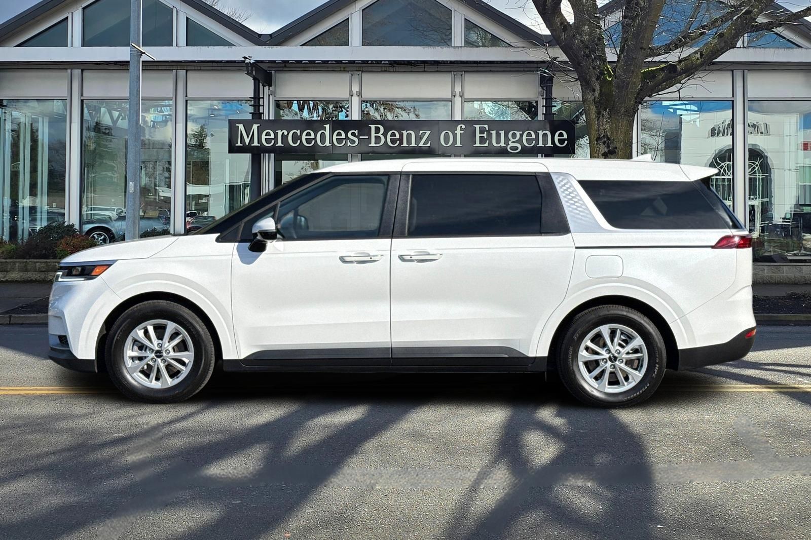 Used 2024 Kia Carnival Van