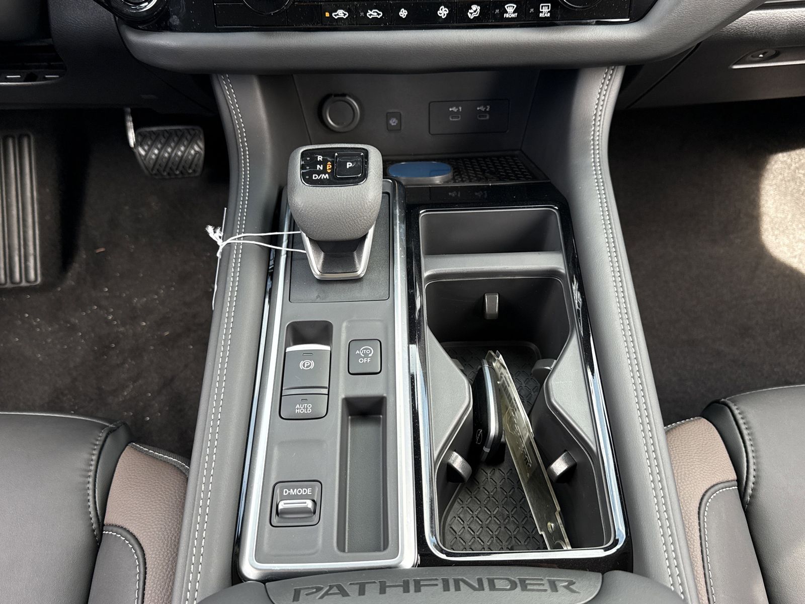 New 2026 Black Nissan Platinum image 5