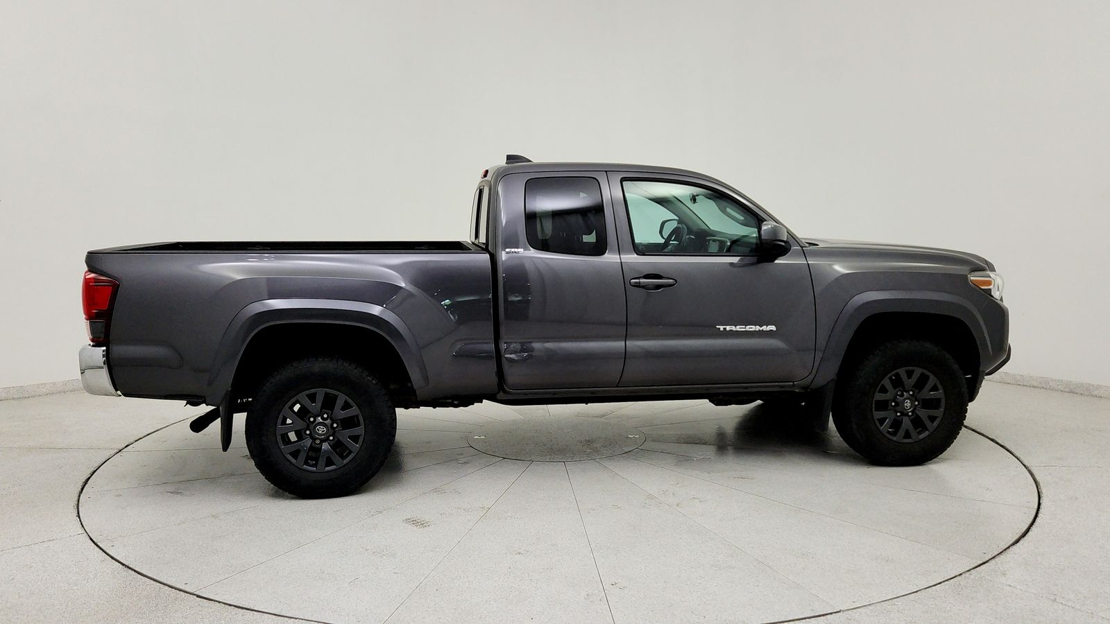 Used 2020 Gray Toyota SR5 image 8