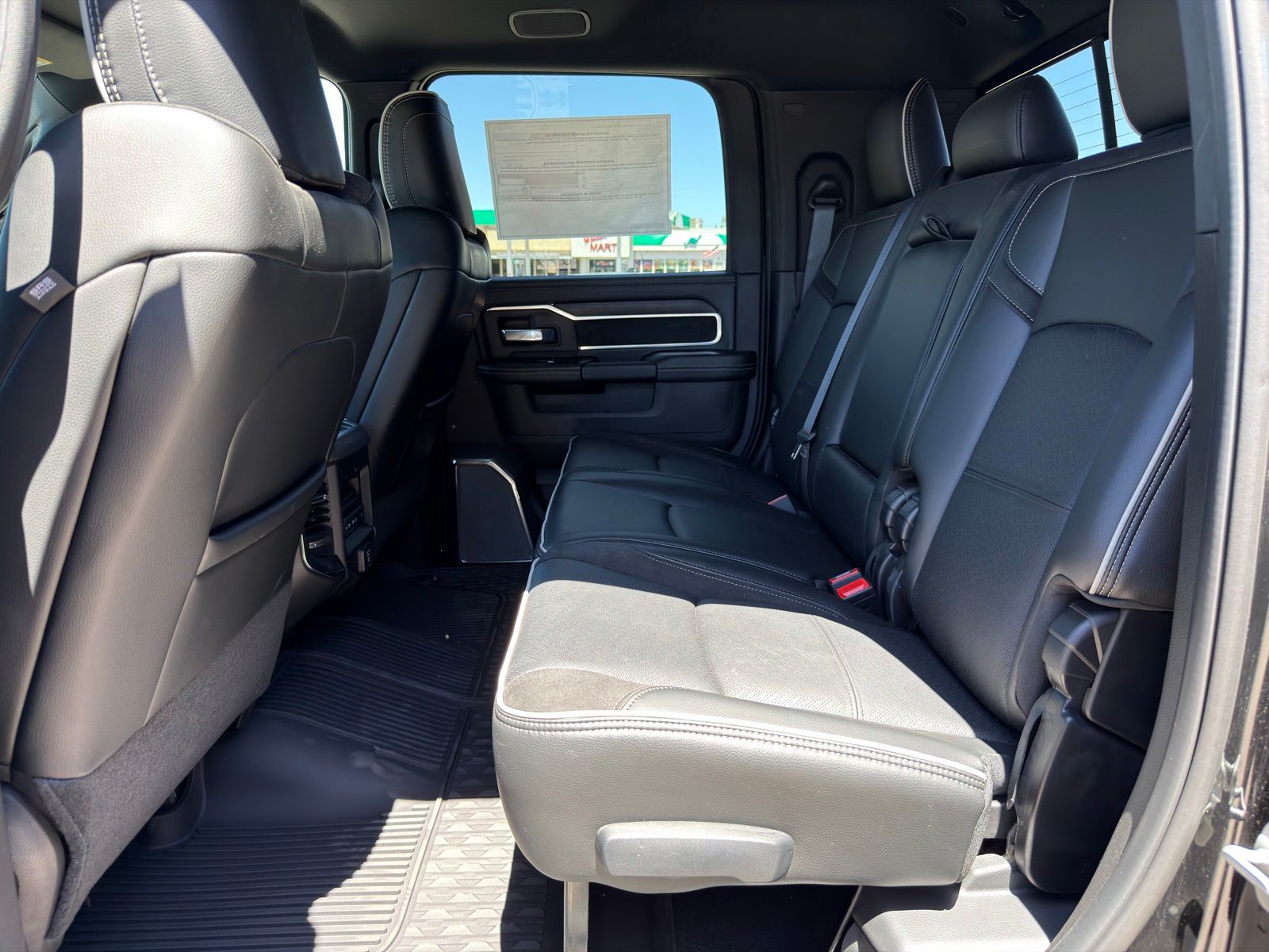 2026 RAM 3500 Laramie - Photo 31