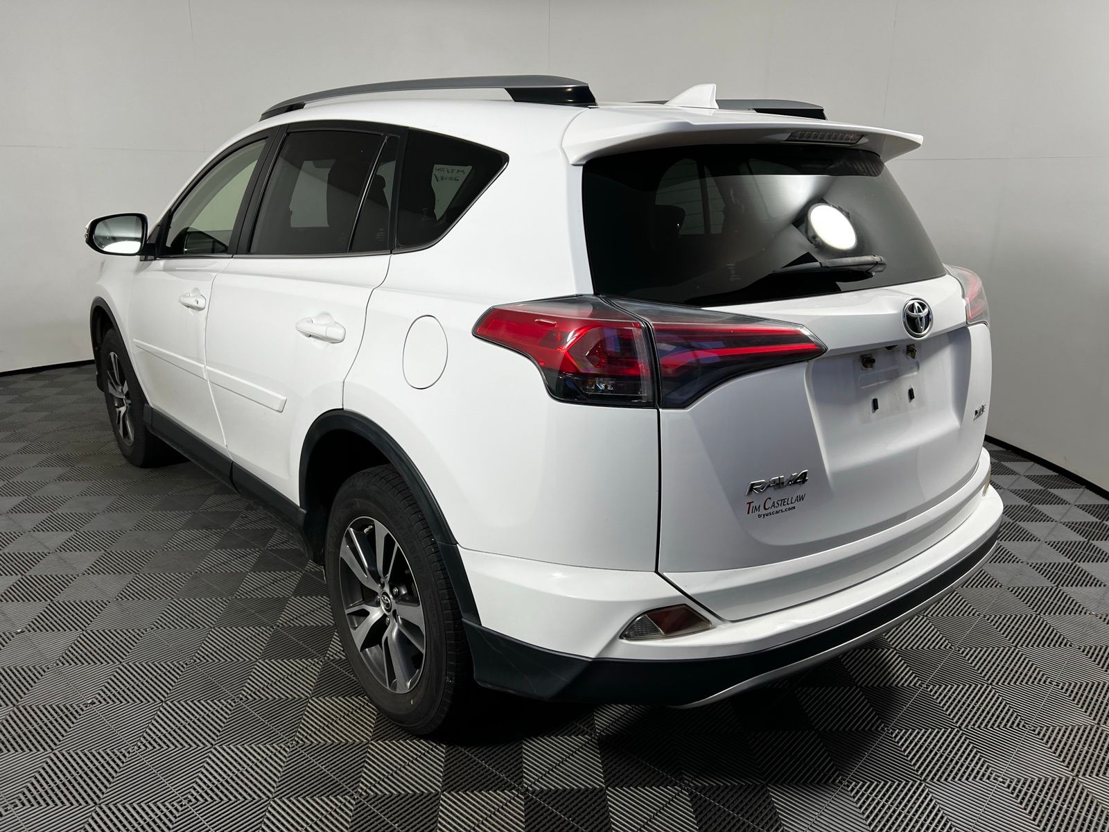 Thumbnail: 2018 Toyota RAV4 - 7