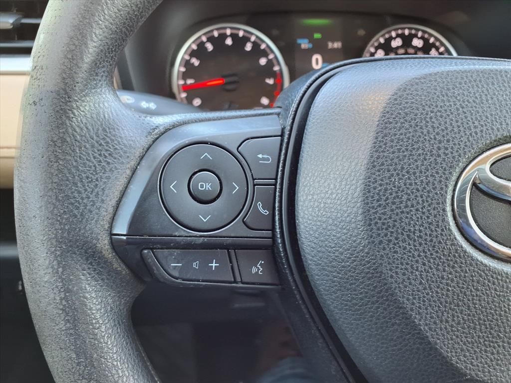 2019 Toyota RAV4 LE White at Emmons Autoplex