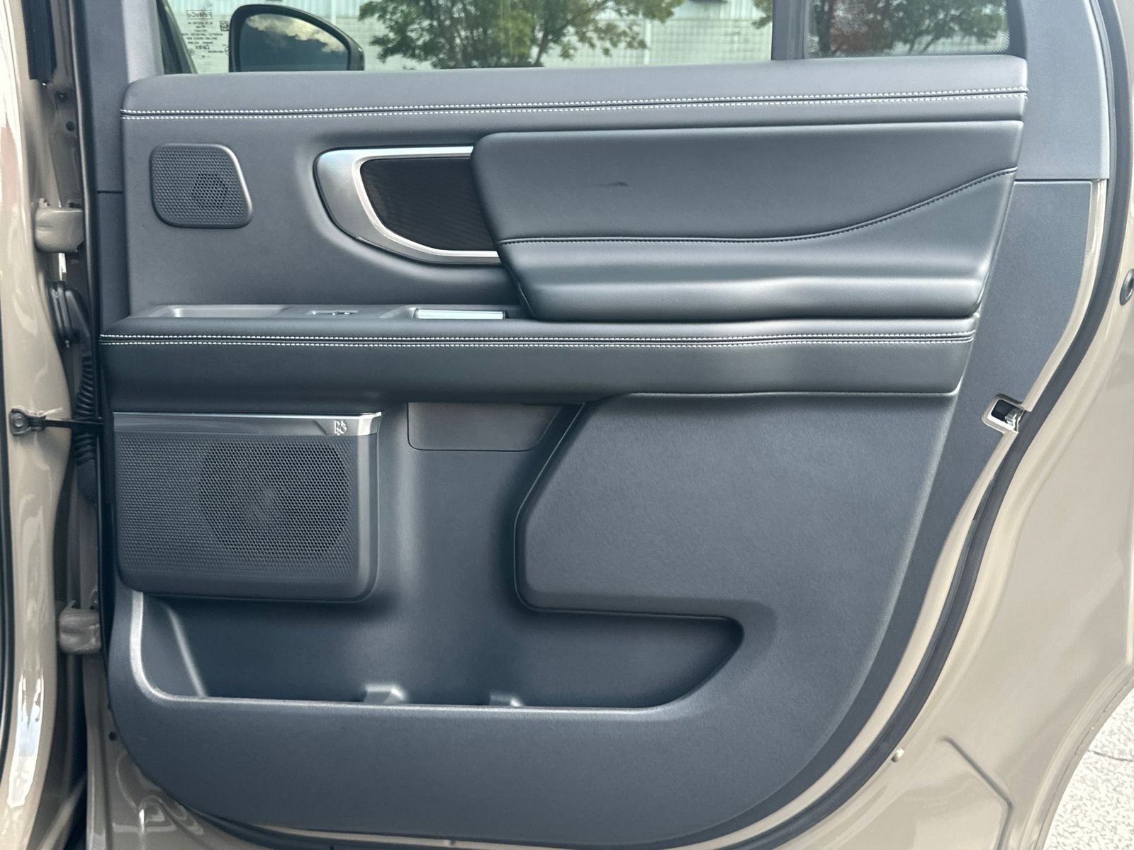 New 2026 Marsh Gray Ford MAX Platinum® image 17
