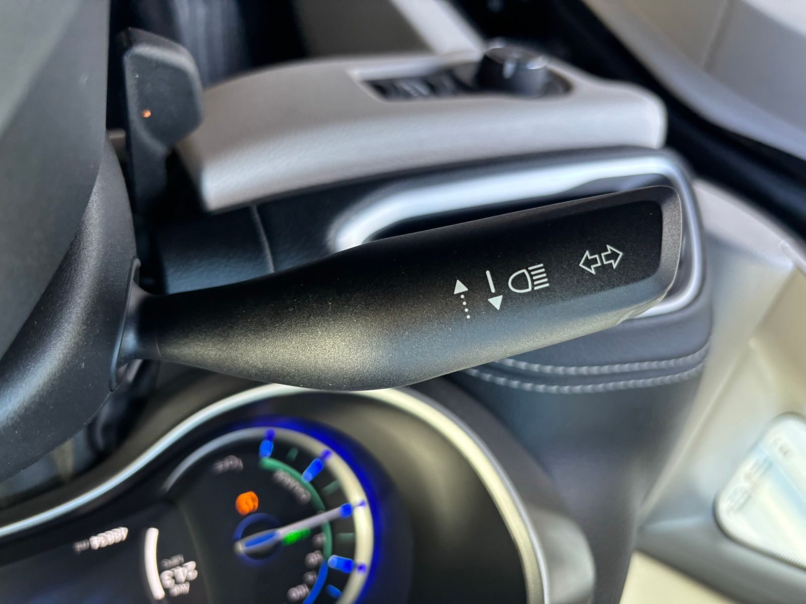 Used Car 2024 Chrysler Pacifica Hybrid  Select For Sale Under $35,000 In Austin, Texas