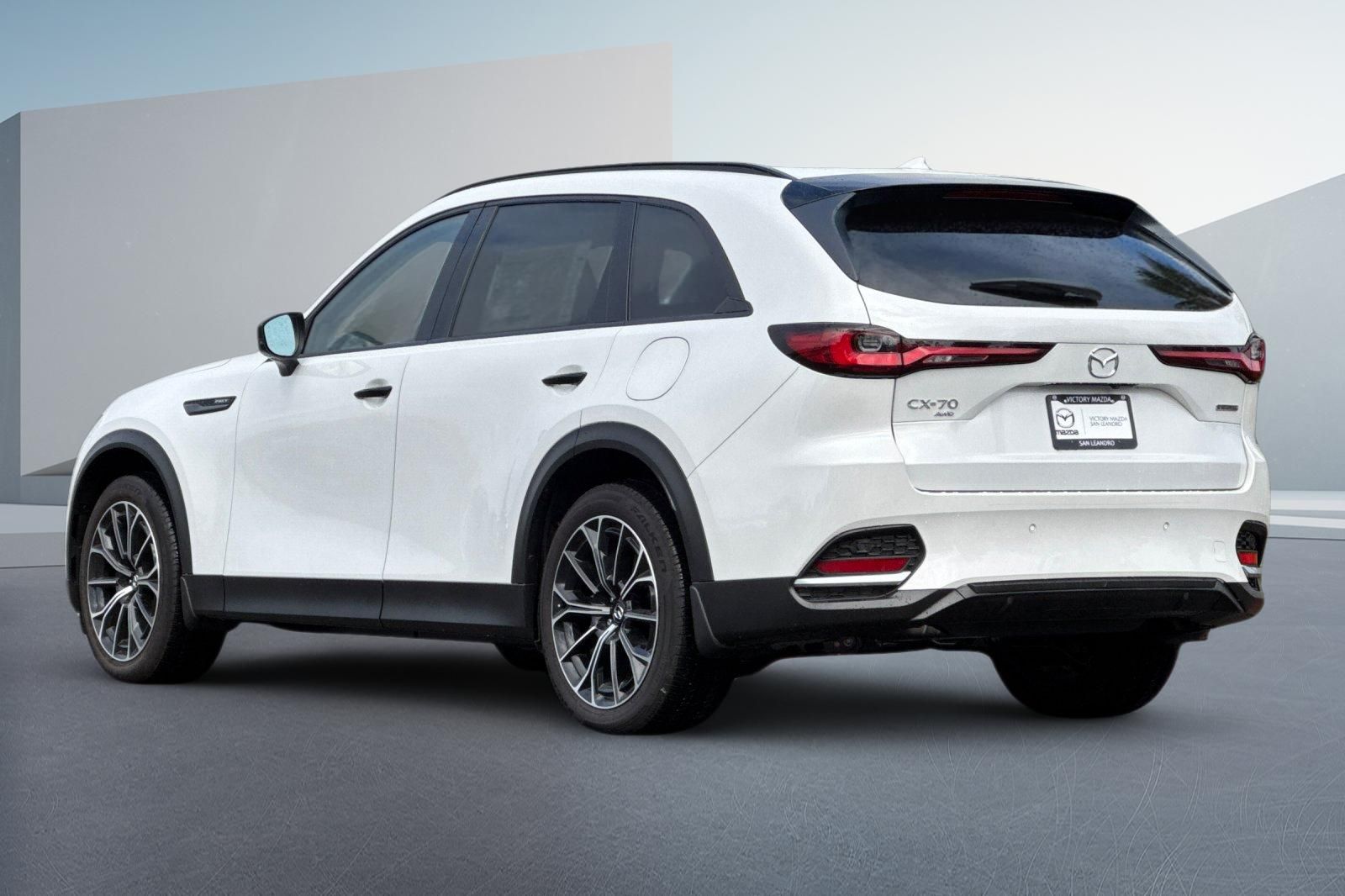 Used 2025 White Mazda Premium image 5