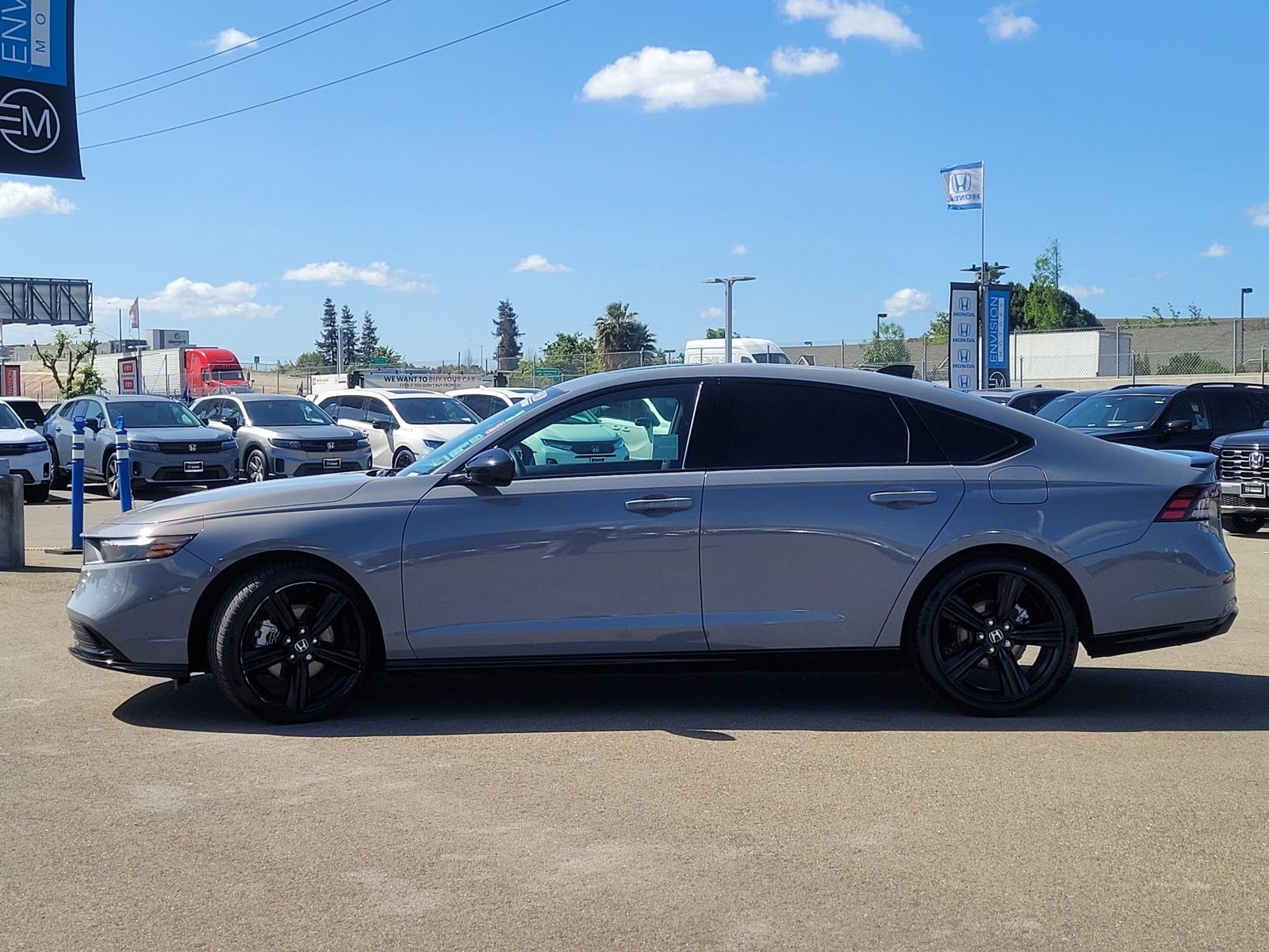 View vehicle photo 5