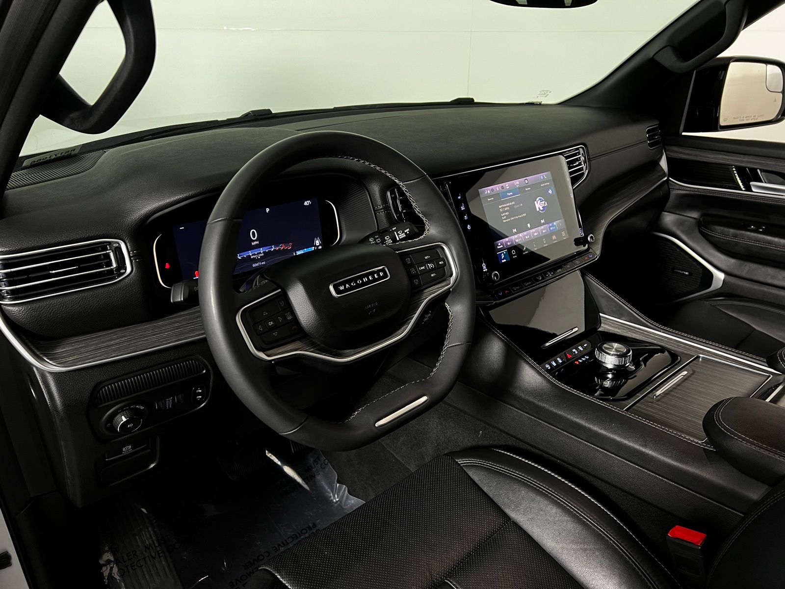 Thumbnail: 2024 Jeep Wagoneer - 12