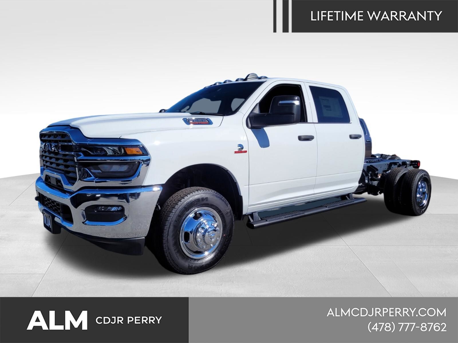 Bright White Clearcoat 2026 RAM 3500 Chassis Tradesman Crew Cab LB DRW 4WD Pickup Truck Four-Wheel Drive 8-Speed Automatic