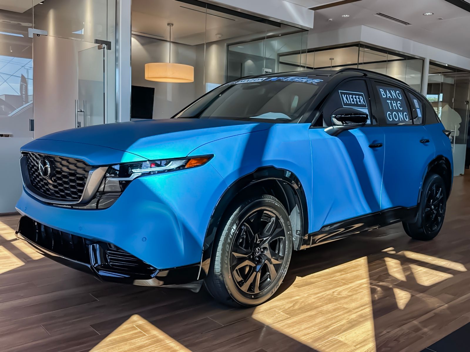 View vehicle photo 7