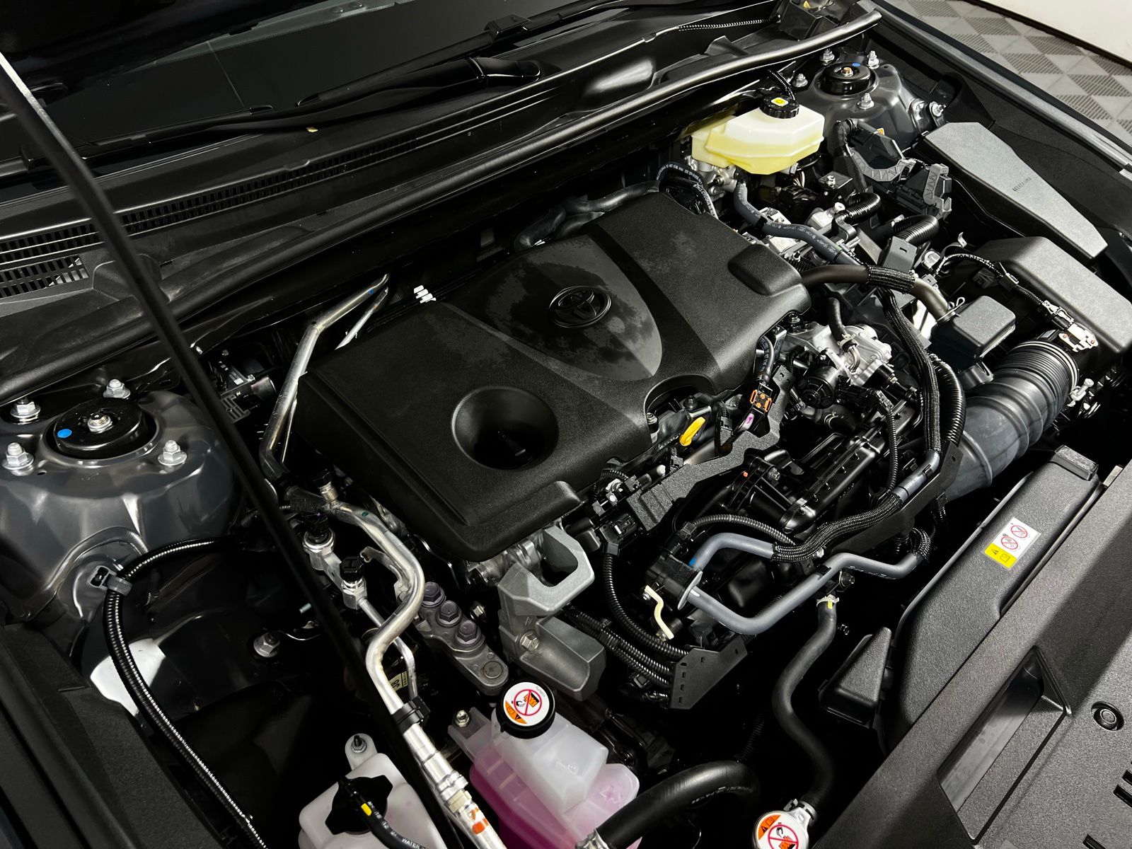 Thumbnail: 2025 Toyota Camry - 10