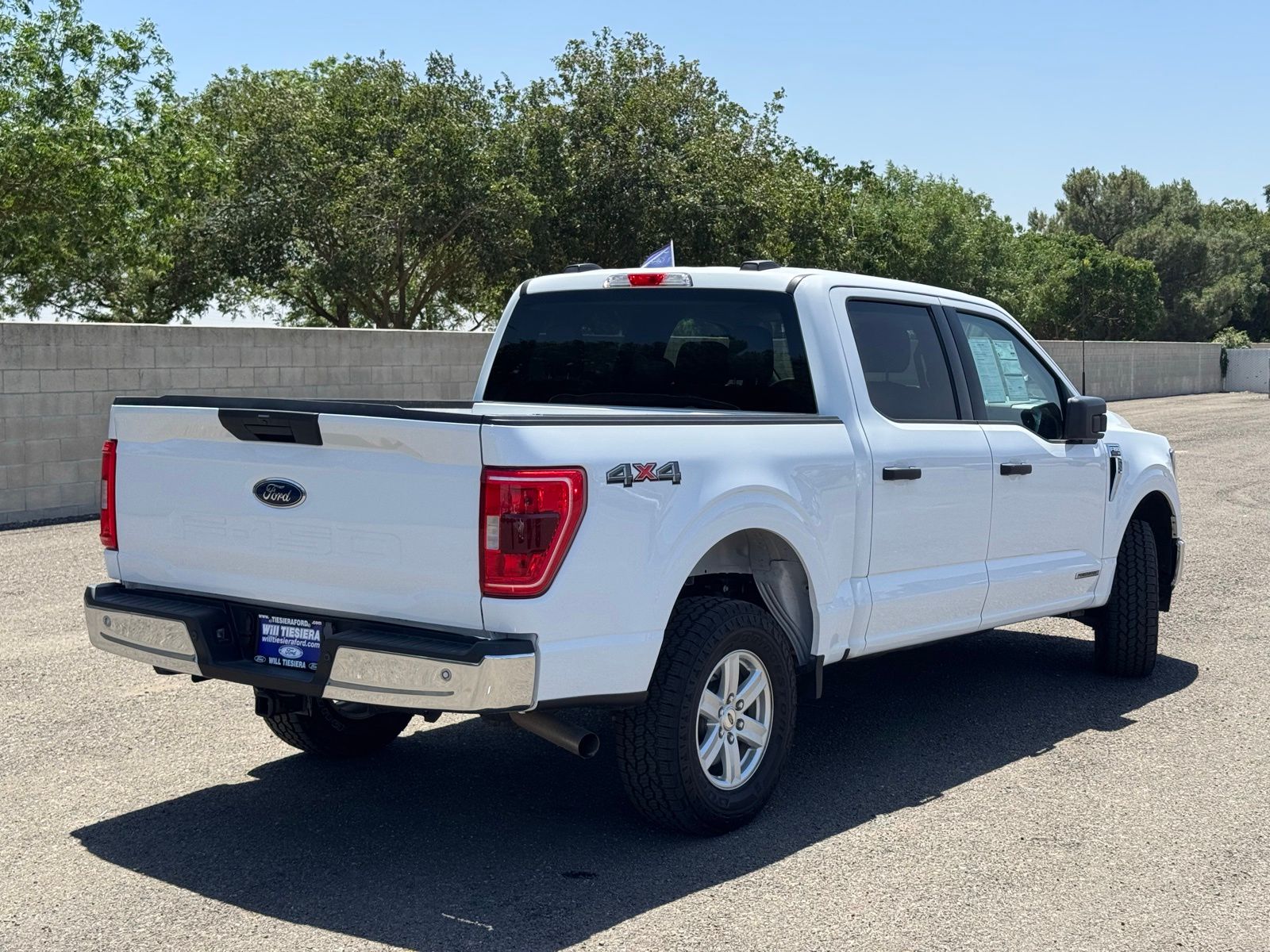 View vehicle photo 5