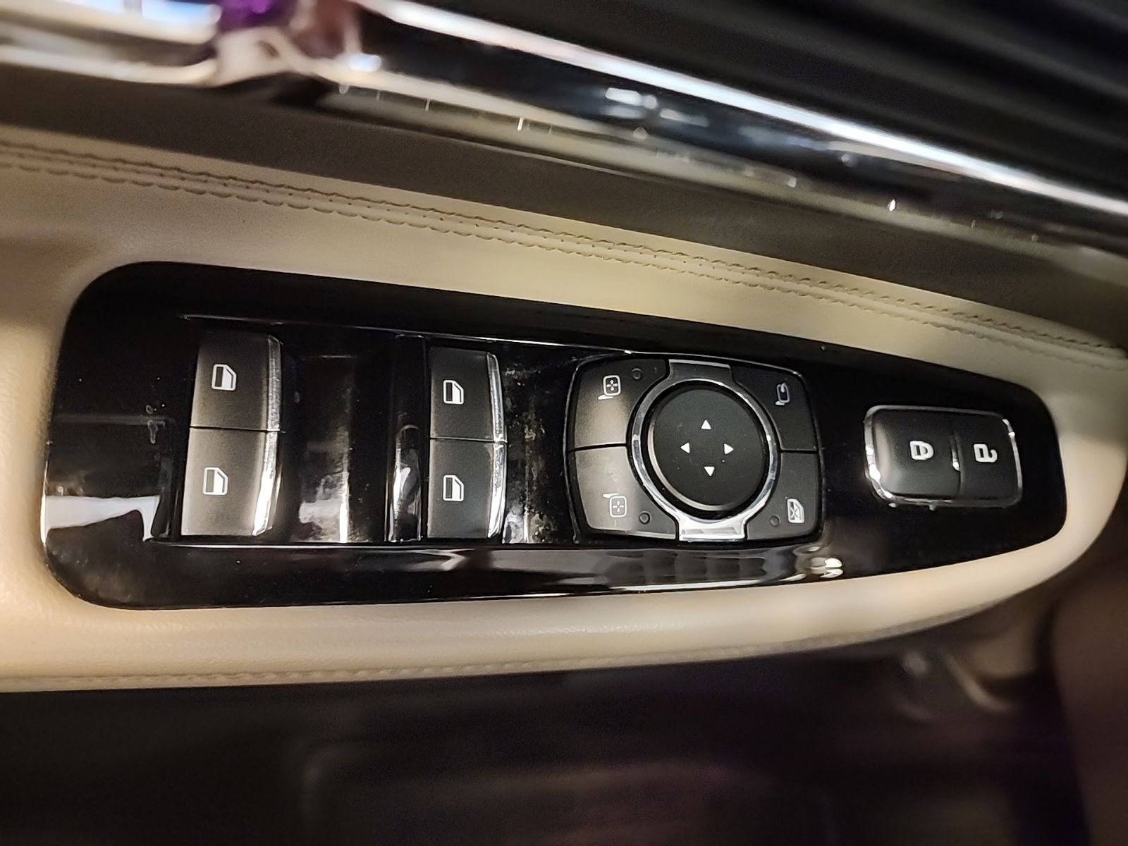 Used 2020 Ceramic Pearl Lincoln Standard image 20