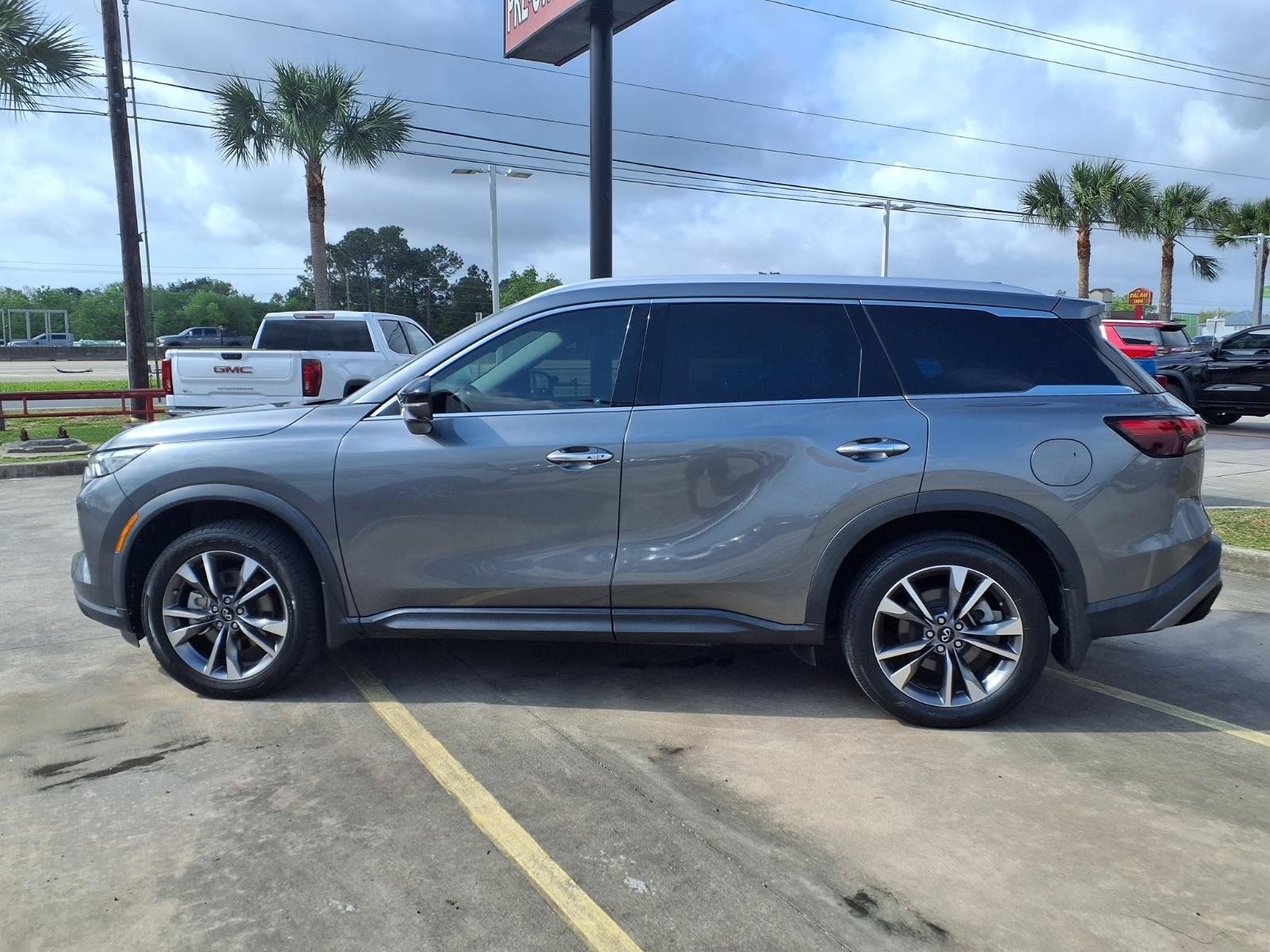 2023 INFINITI QX60 LUXE - 8