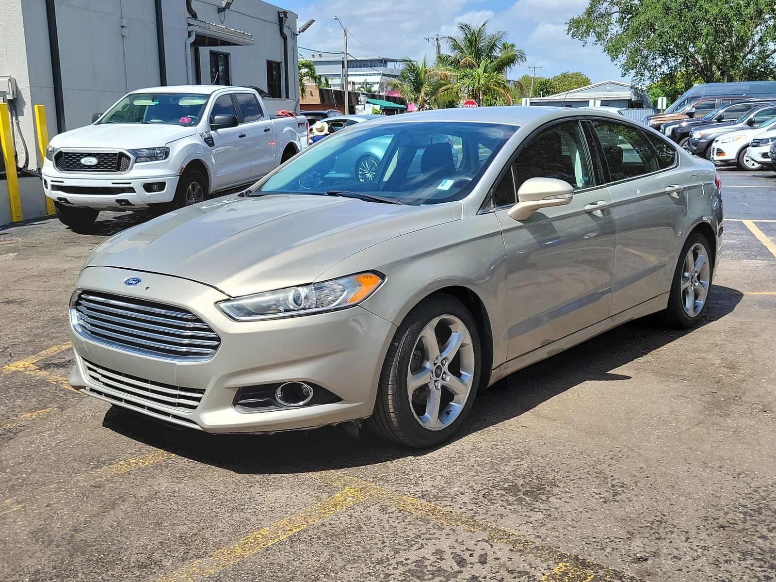 Tectonic 2015 Ford Fusion SE Sedan Front-Wheel Drive 6-Speed Automatic