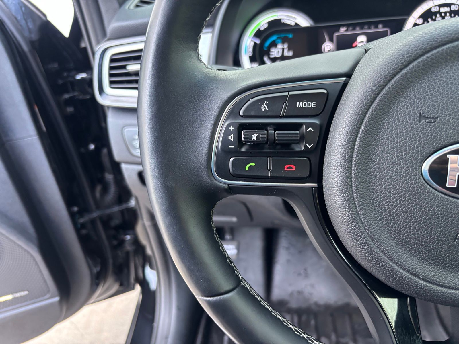 Used Car 2018 Kia Niro  Touring For Sale Under $20,000 In Austin, Texas