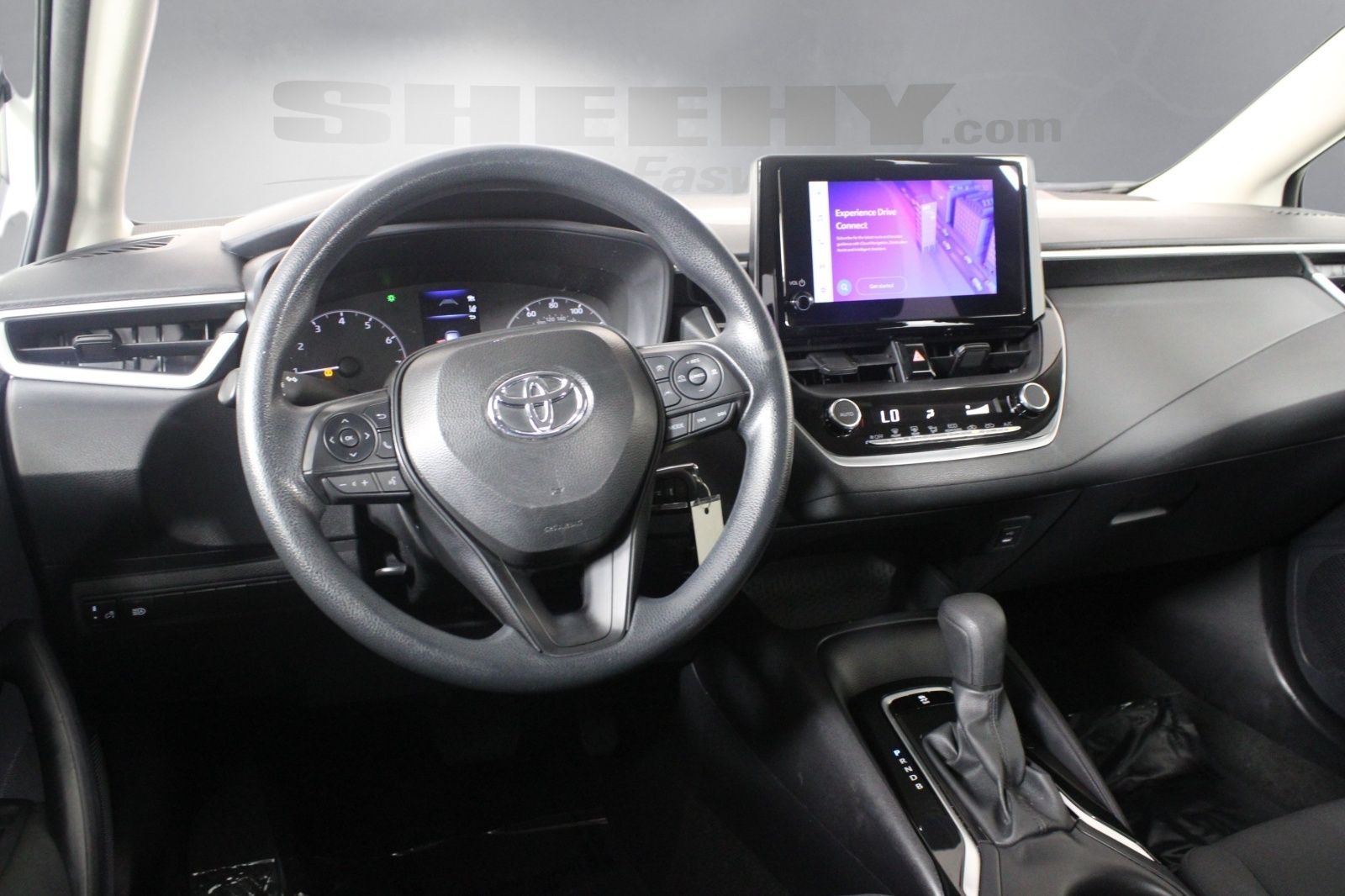 Used 2025 White Toyota LE image 3