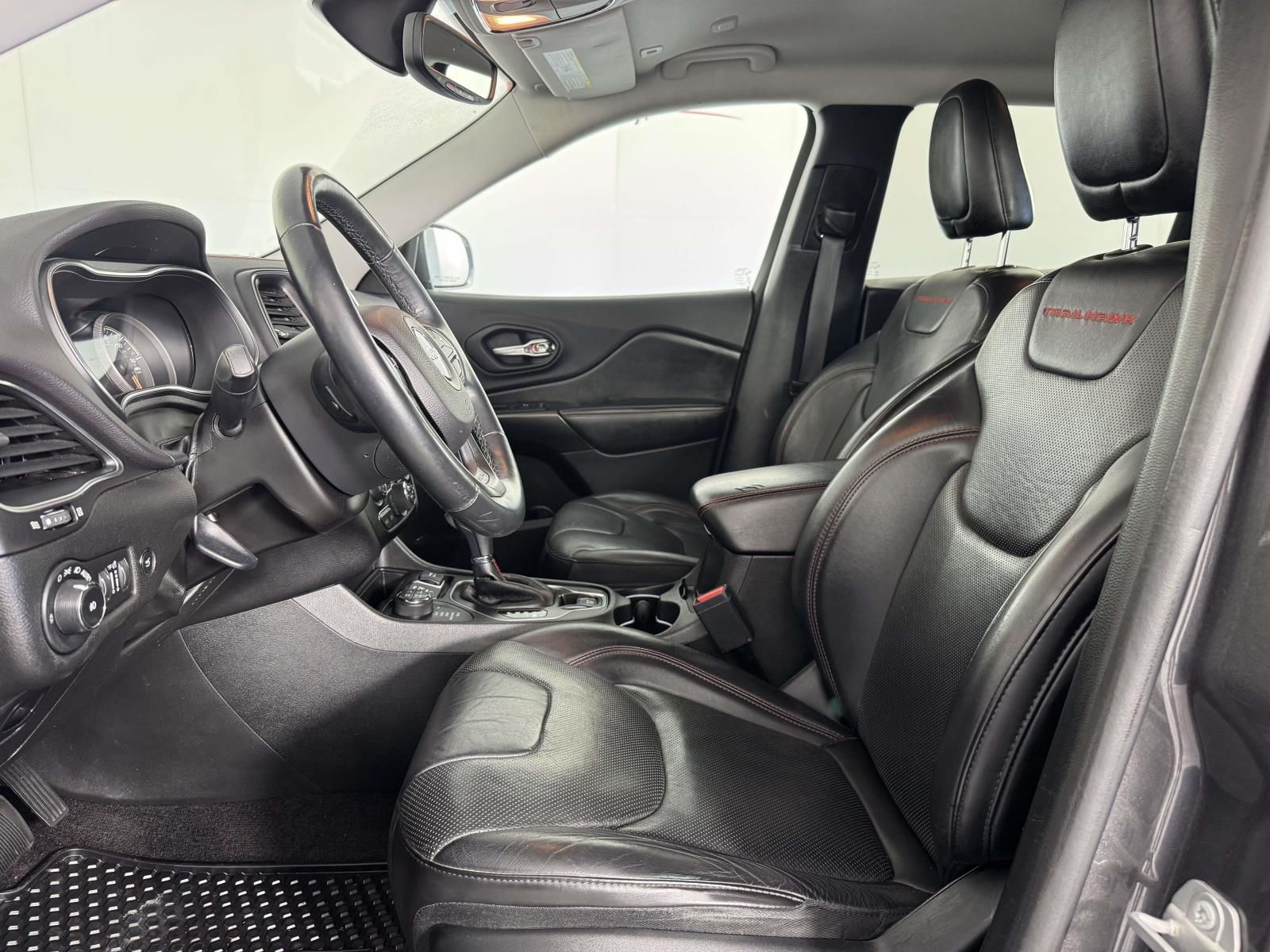 Used 2019 Gray Jeep Trailhawk image 8