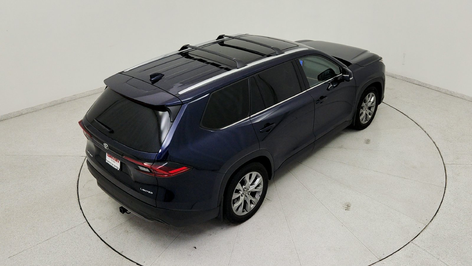 Used 2025  Toyota Limited image 19