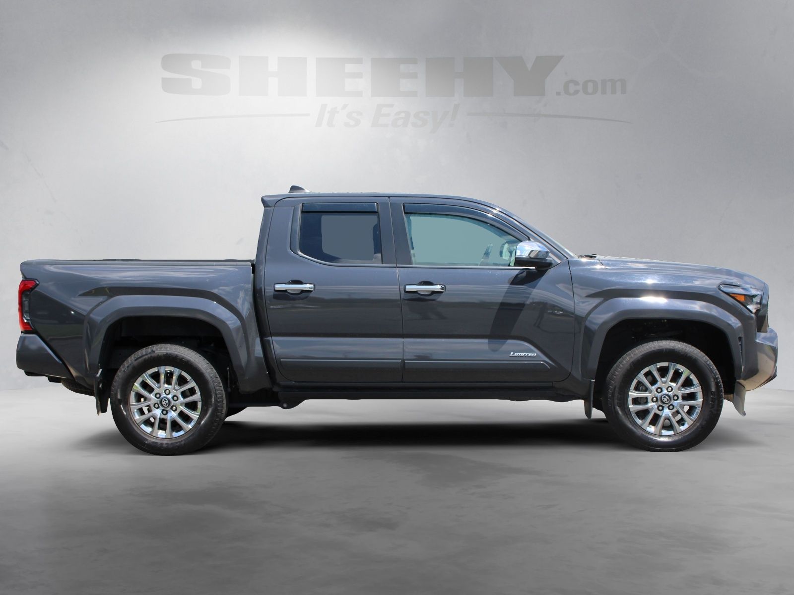 Used 2024  Toyota Limited image 10