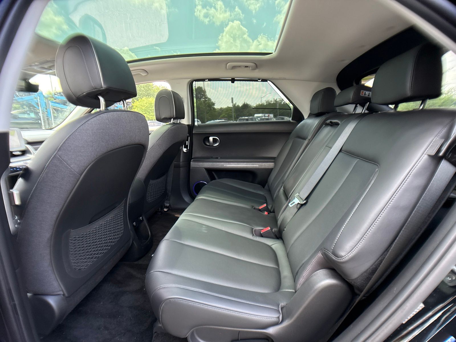 Used 2024 Black Hyundai Limited image 7