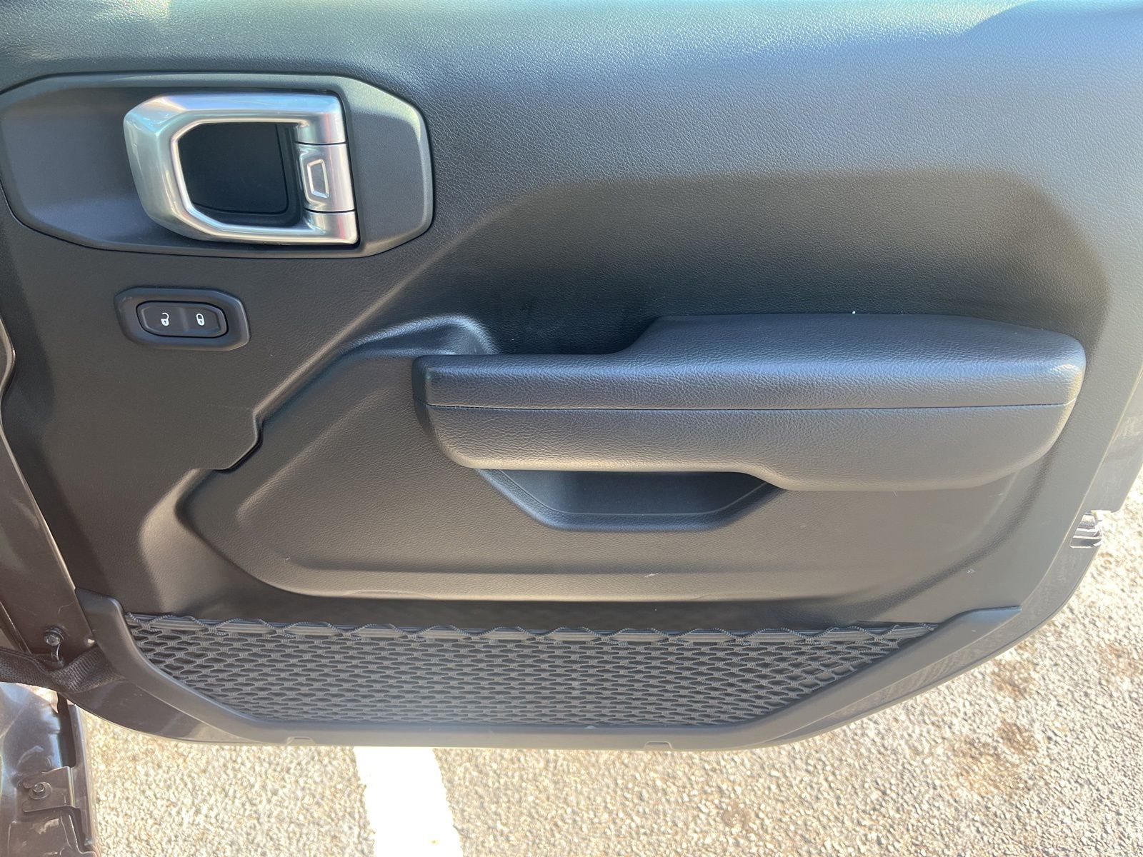 Used 2025 Gray Jeep Sport S image 10