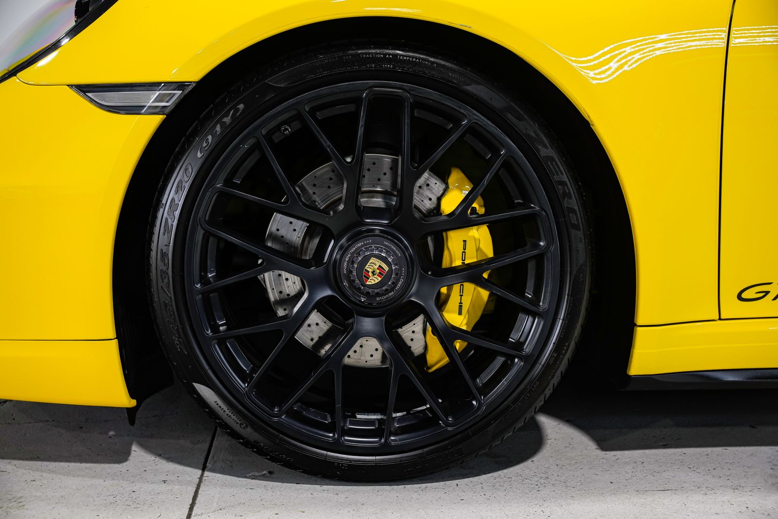 2015 Porsche 911 Carrera GTS — photo 46