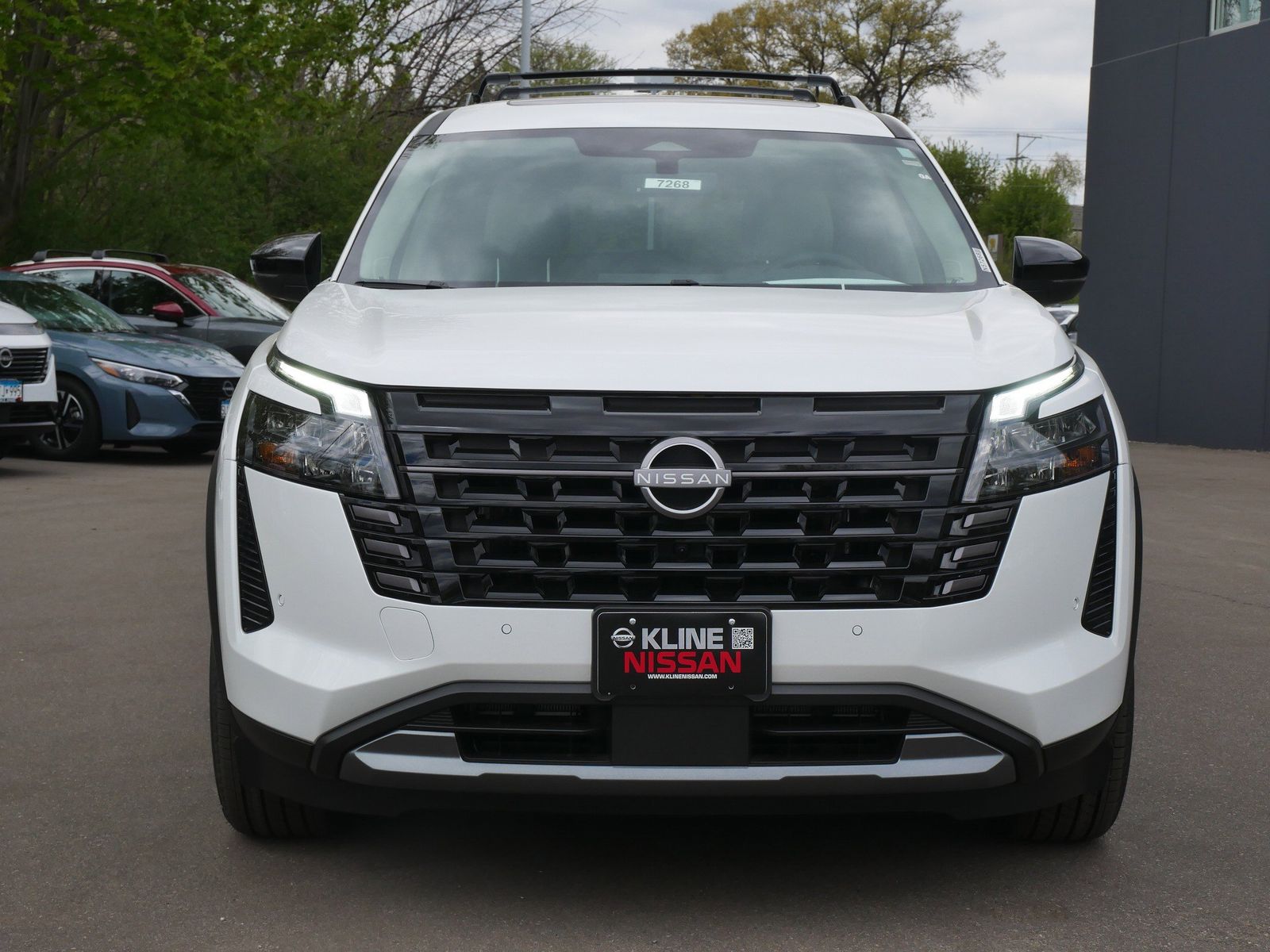 View vehicle photo 4