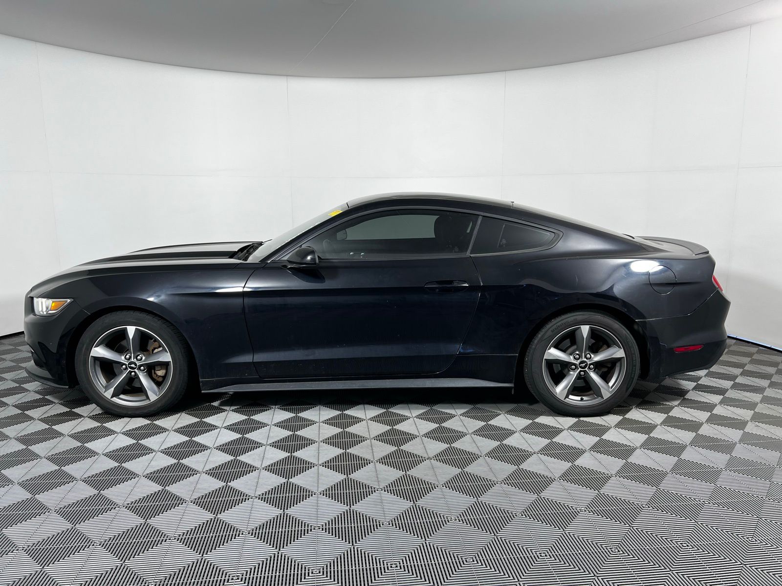 Thumbnail: 2016 Ford Mustang - 8