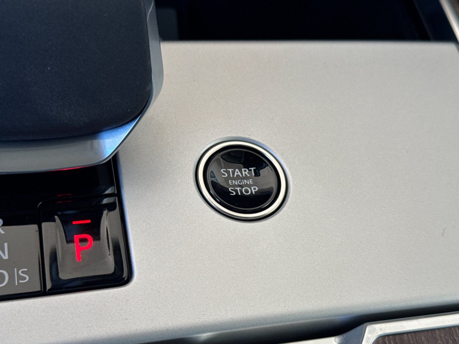 2025 Land Rover Range Rover SE - Photo 22