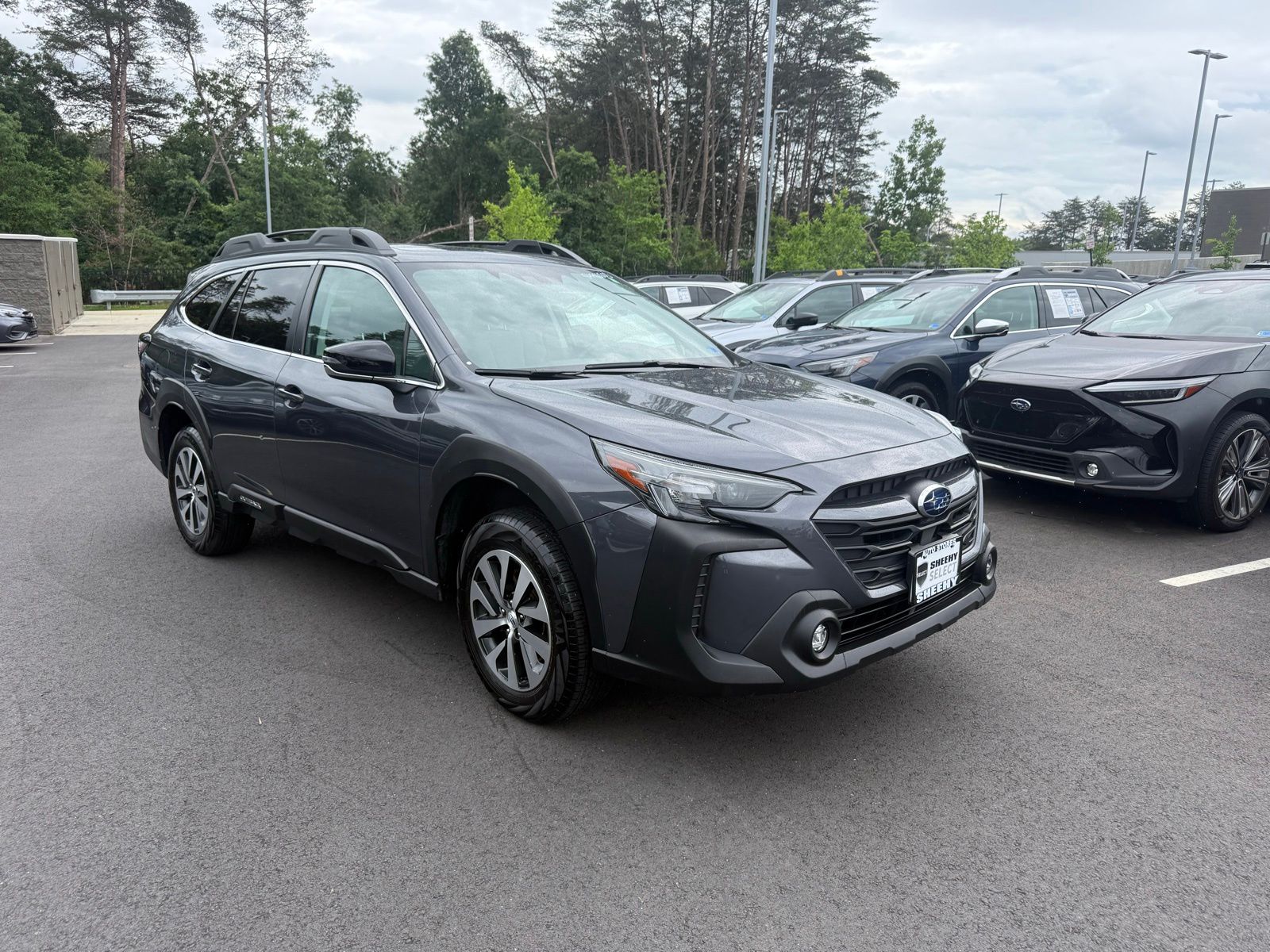2024 Subaru Outback Premium's photo