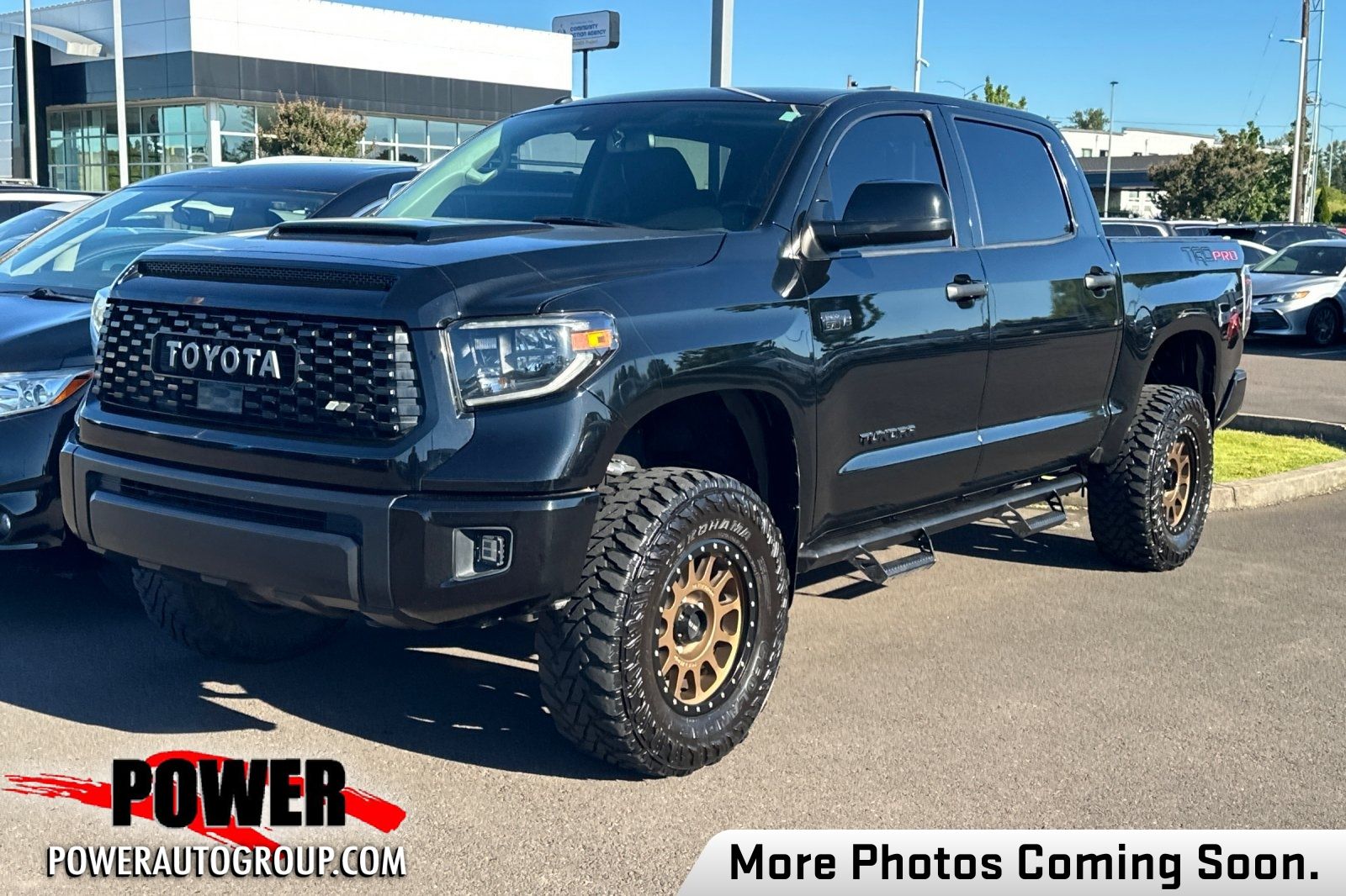 Midnight Black Metallic 2019 Toyota Tundra Pickup Truck Four-Wheel Drive 6-Speed Automatic