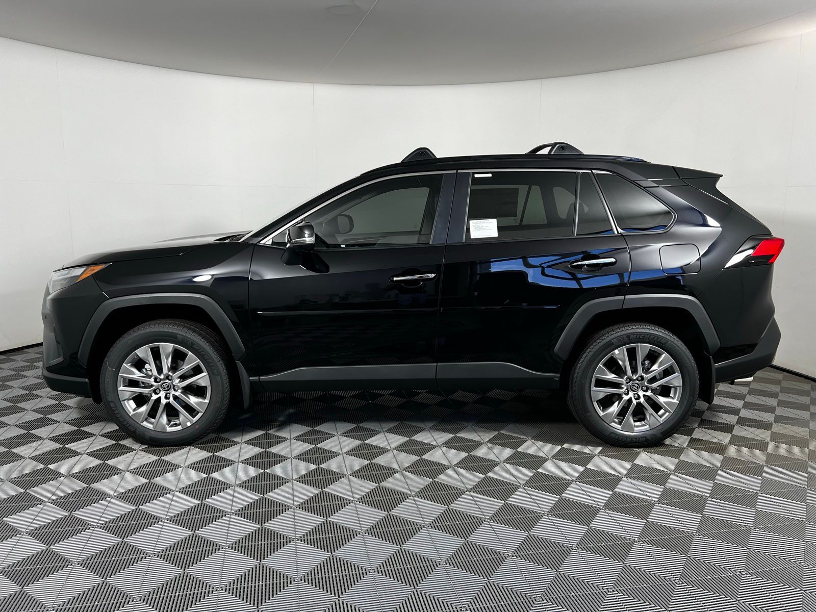 2025 Toyota RAV4 Limited 8