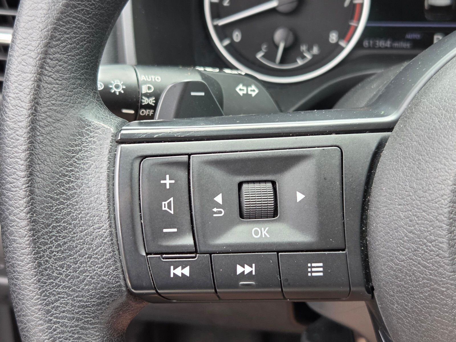 Used 2024 Silver Nissan SV image 25
