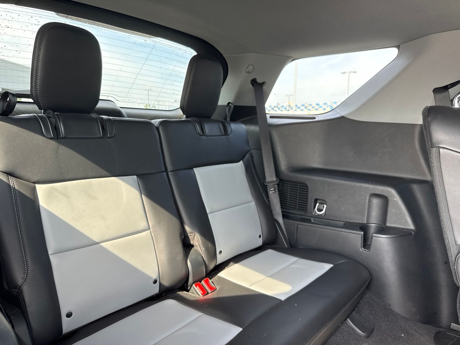 2023 Ford Explorer image 9