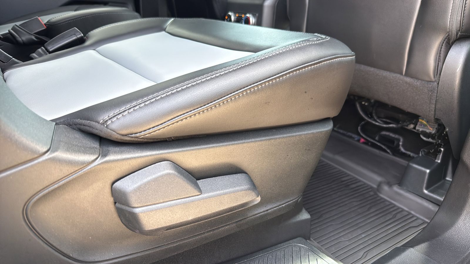 Used Car 2023 Ford Explorer  Xlt For Sale Under $35,000 In Austin, Texas